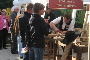  Ein Jahr nach dem verheerenden Werkstattbrand ist alles neu bei Kramp &amp; Kramp. 5000 Besucher kommen im September 2009 zur Hausmesse nach Lemgo
 