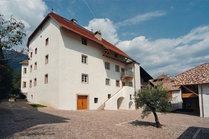  Der Adelssitz (Ansitz) des Lanserhauses in Eppan nach Abschluss der Sanierungs- und UmbauarbeitenFotos: Johannes Fein 