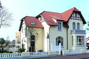  Straßenseite der Villa Kösters in Löningen nach Abschluss der Sanierungs- und Restaurierungsarbeiten 