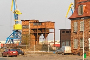  Die Abrissgenehmigung für das kleine Silo im Alten Hafen von Wismar war bereits erteiltFotos: Paul Stöckl 