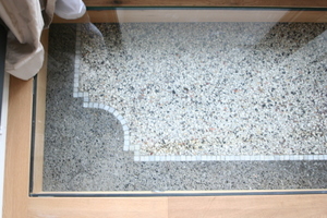  Gefundener Terrazzo vor der Balkontür 