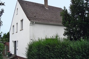 Oben: Aus dem 1952 erbauten Einfamilienhaus in Oberhausen wurde durch die umfangreiche Dämmung der Gebäudehülle ein so genanntes „Niedrigenergiehaus im Bestand“ 