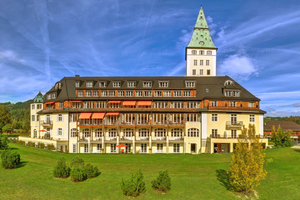  2005 brannte das 1916 erbaute Schloss Elmau zu zwei Dritteln ab, war nach nicht einmal zwei Jahren aber schon wieder aufgebautFotos (3): Schloss Elmau / Markus Eistert / spheroVision.de 