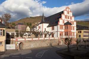  Nach Abschluss der Umbauarbeiten ist nicht nur die Rohbauruine links des historischen Hilchenhauses in Lorch verschwunden, der geschichtsträchtige Renaissancebau wurde auch mit enorm hohem handwerklichem Aufwand originalgetreu restauriert 