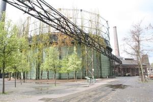  Das ehemalige Gasometer hat man mit Wasser befüllt. Es dient heute als Becken für eine Tauchstation 