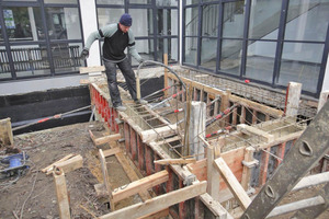  Herstellung der Fundamente für das neue Treppenhaus 