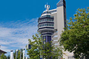  Und so soll das künftige Hotel als Nullenergie-Hochhaus einmal aussehen – mit einer Fassade aus 155 Verbundfenstern mit Fünffach-Verglasung von Glasermeister Martin T. Lacher 