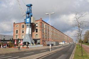  Der Speicher XI ist mit seinen 406 m das längste Speichergebäude der Stadt Bremen  