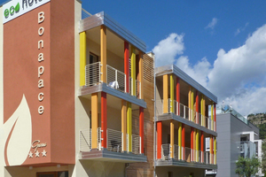  Seit Mai kann man in Torbole am Gardasee im Passivhaus-Hotel „Ecohotel Bonapace“ Urlaub machenFoto: Passivhaus Institut Darmstadt 