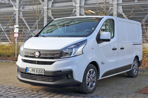  Mit seiner Front gemäß des Markendesigns von Fiat Professional ist der Talento von den baugleichen Opel Vivaro, Nissan NV300 und Renault Trafic klar zu unterscheiden. Fotos: Olaf Meier 