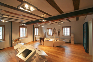  Ausstellung im Obergeschoss des Fachwerkhauses 