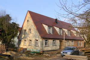  Eine Dämmung des etwa im 18. Jahrhundert in Heuberg aus Bruchstein errichteten Bauernhauses von außen schloss der Bauherr von vornherein aus, um den Charme der historischen Fassade &nbsp;zu erhalten 