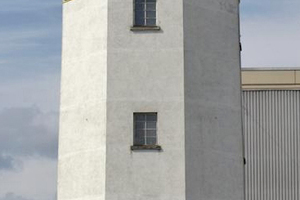  Links: Wasserturm in Radolfzell vor Beginn der Umbauarbeiten Foto: Uwe Barghaan 