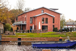  Das 1890 in Wilhelmshaven errichtete Industriegebäude diente über Jahrzehnte als Umspannwerk. Sein Charakter sollte bei der Umnutzung zum Restaurant unangetastet bleiben 