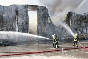  Großen Baustellen, großes Risiko: Geht die Arbeit der Handwerker kurz vor Fertigstellung durch Feuer, Sturm oder Hochwasser unter, tragen sie die Lasten 