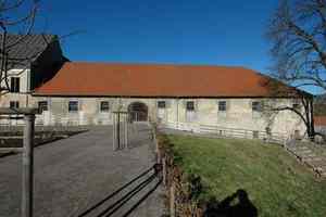  Blick vom Klostergarten auf den Südflügel vor Beginn der Umbauarbeiten 