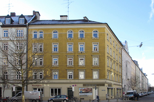  Denkmalgeschütztes Eckhaus in der Münchner Innenstadt vor der Sanierung 