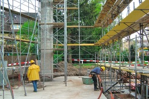  Nur das Untergeschoss und das Treppenhaus sowie zwei Stützpfeiler im Inneren des Gebäudes bestehen aus Stahlbeton 