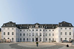  In dem Mitte des 18. Jahrhunderts erbauten Schloss Engers befindet sich heute unter anderem ein Hotel  