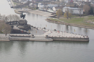  Beispiel 3: Koblenz Deutsches Eck Selbst der Kreuzgang-Schalenbrunnen, das Wahrzeichen des Weltkulturerbes Kloster Maulbronn wurde von dem Hochdruckhersteller aus dem schwäbischen Winnenden „geputzt“ 