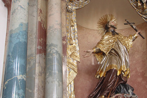  Säulen und Füllung aus Stuckmarmor: Die Günzburger Frauenkirche wurde im Hochbarock vom Baumeister und Stuckateur Dominikus Zimmermann errichtet
Foto: Frank Herker
 