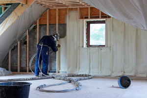  Verarbeitung von Isofekt Plus PU-Sprüdämmung im Holzbau 