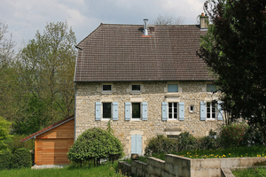  Das 1812 im französischen Jura erbaute Herrenhaus nach Abschluss der Sanierungs- und Umbauarbeiten im vergangenen Jahr 