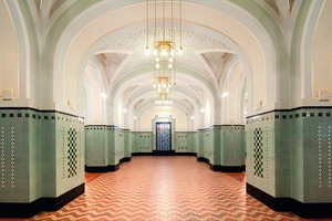  Im 1912 fertig gestellten Pager Gemeindehaus wurde neben der Amerikanischen Bar und dem Pilsener Restaurant auch das Vestibül und das Treppenhaus saniertFotos: Rako 