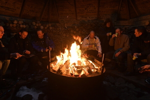  Wichtig war aber vor allem Wärme - hier in Form von Lagerfeuerromantik 