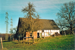  Der Bauernhof im Teutoburger Wald war in keinem guten Zustand. Zudem hatte man den Westgiebel i aus Ziegelsichtmauerwerk untypisch neu errichtetFoto: Stefan Holtgreife 