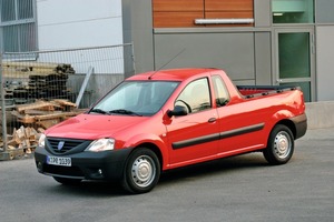  Der Dacia Logan Pick-Up ist mit seiner robusten Ausstattung und dem Preis von 8390 Euro für das Testfahrzeug mit Benzinmotor eine interessante Alternative für den pragmatischen Handwerker. Mit einer Nutzlast von 725 kg und einer Ladefläche von 1,80 x 1,37 m bietet das Fahrzeug genug Kapazität für den gewerblichen Einsatz 