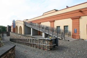  Erschließung der Ebenen innerhalb der Festung mit Rampen 