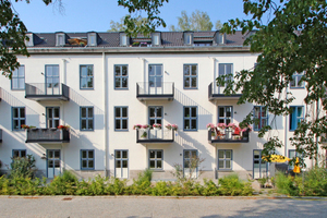  Blick auf die Südfassade von Haus 1 auf dem Gelände der 1936 als Luftgaukommando an der heutigen Berliner Clayalle erbauten Verwaltungs- und Kasernenanlage Fotos: Thomas Wieckhorst 