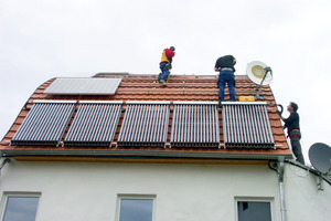  Fotovoltaikanlage auf dem Dach 