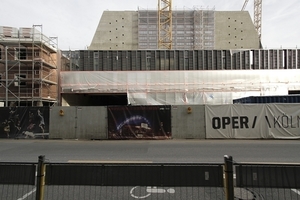  Ansicht Oper von der Krebsgasse. Hier sind die beiden Bühnentürme ohne weiße Farbe und mit einer neuen Füllung im rückwärtigen Opernhaus 