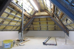  Dachgeschoss Fachwerkhaus während der Sanierung 