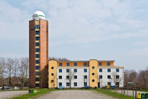  Der markante Turm der ehemaligen Wetterstation Warnemünde wurde von innen mit Ytong Mulitpor Mineralplatten gedämmt und dient nach wie vor der benachbarten Jugendherberge 