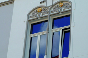  Detail: Farbige Fassung der Fenstergewände 