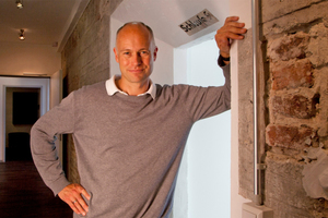  Thomas Wieckhorst, Chefredakteur der bauhandwerk, im umgenutzten Bunker „Zentralmassiv“ in Bochum (ab Seite 19)Kontakt: 05241/801040, thomas.wieckhorst@bauverlag.de 