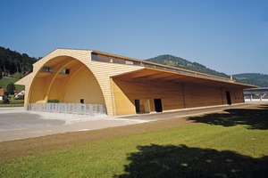  Für den Bau der neuen Markthalle in Wattwil/Schweiz wurden 1250 m3 Käferholz aus der Region verbaut(Foto: Ralph Feiner) 