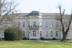  Zum 1838 fertiggestellten Rheingauensemble gehört auch eine Villa, in der sich heute ebenfalls Räume der SGL Group befinden 