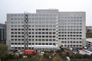  463 Fenster wurden ausgetauscht, um aus dem ehemaligen IBM-Bürogebäude in Frankfurt-Niederrand einen energetisch effizienten Verwaltungshauptsitz für die WISAG zu machen 