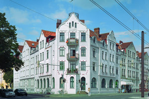  Linkes Bild: Der erste Preis in der Kategorie historische Gebäude und Stilfassaden ging an ein 1907 im Jugendstil errichtetes Eckhaus in Hannover 