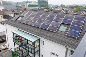  Die Dächer wurden energetisch saniert, neu gedeckt und mit PV-Anlagen ausgerüstet Fotos: Thomas Schwarzmann 